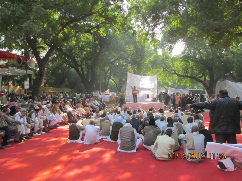 (1/3) Honble <a href="/rajnathsingh/">Rajnath Singh</a> ji <a href="/DefenceMinIndia/">रक्षा मंत्री कार्यालय/ RMO India</a> and Info to all Veterans. Defence veterans had deposited Gallantry Medals with President of India and Supreme Commander of Armed Forces during 2009-2011 for safe custody as mark of protest for not granting OROP.