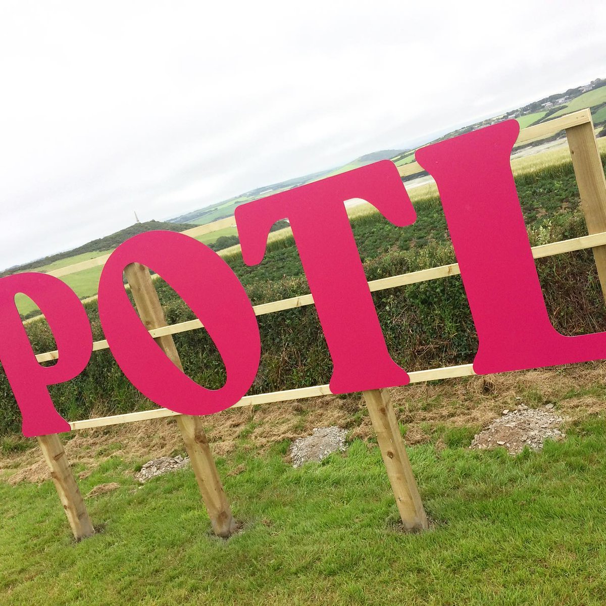 countysigns's tweet photo. Wishing the very best of luck to Rick, Katie and all the team @PrawnOnTheLawn this week... that’s some pivot you’ve pulled off there while the world’s been in lockdown! 🙌🤘👍

#signs #graphics #letters #teamworkmakesthedreamwork #countysigns https://t.co/X3u6KVWoOw