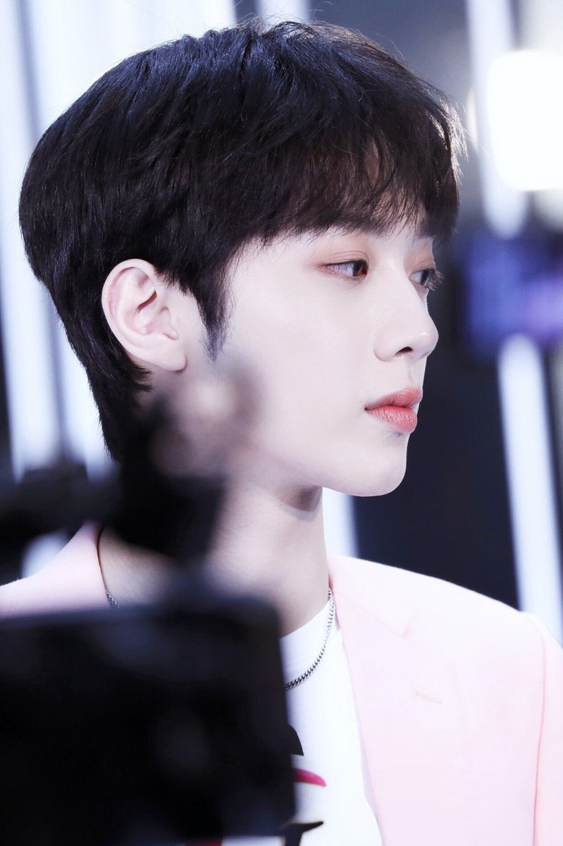 LinHoAesthetic's tweet photo. bxw pink aesthetic 🖤🤍🌸

#라이관린 #유선호 #laikuanlin #yooseonho #linho #หลินโฮ https://t.co/lfbvouLmsj
