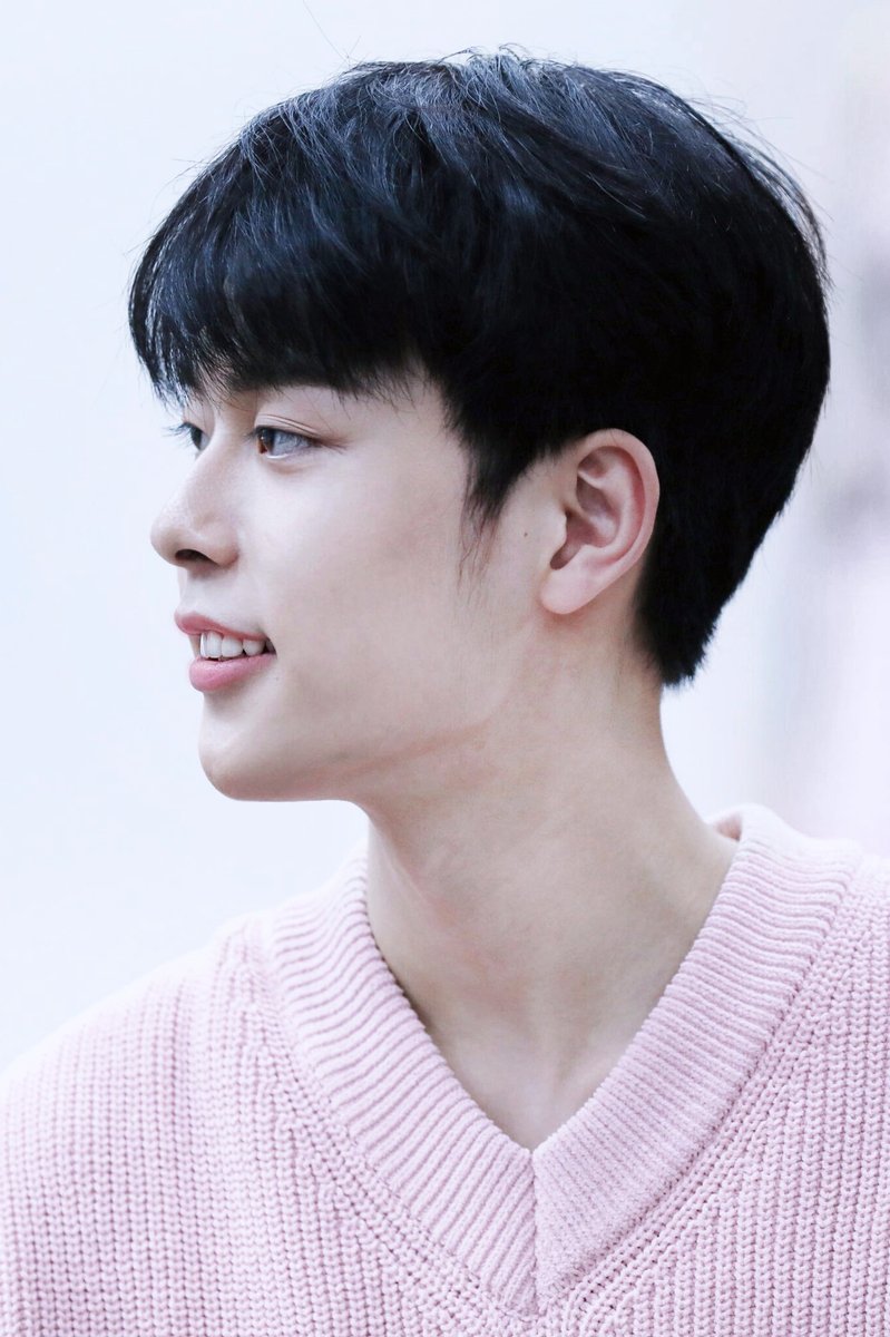 LinHoAesthetic's tweet photo. bxw pink aesthetic 🖤🤍🌸

#라이관린 #유선호 #laikuanlin #yooseonho #linho #หลินโฮ https://t.co/lfbvouLmsj
