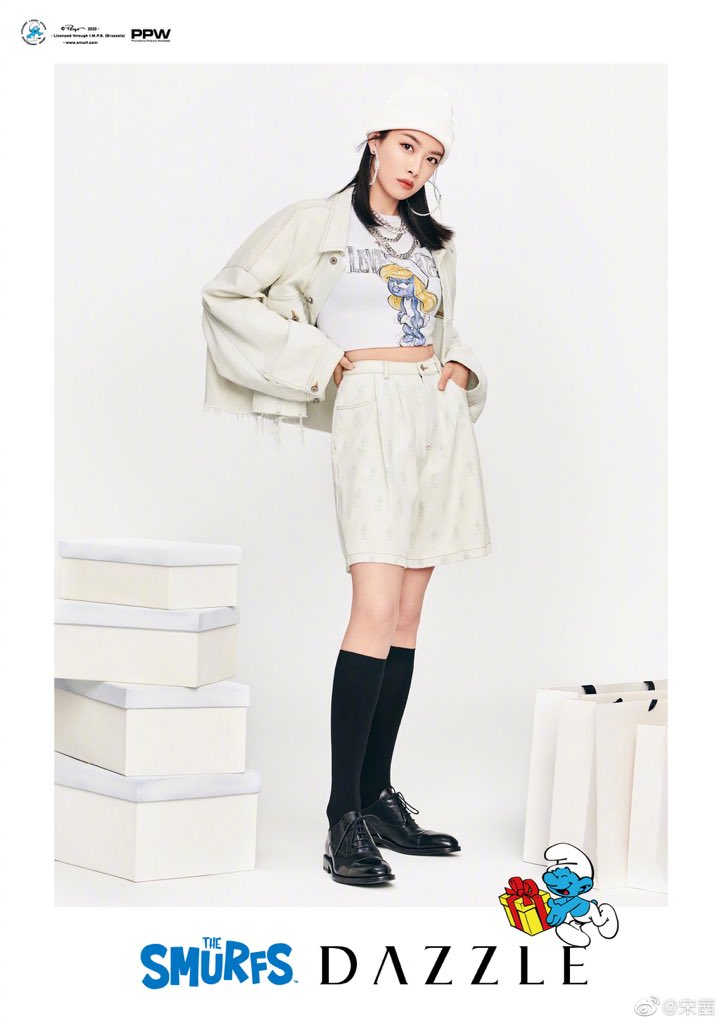 VicSongStyle's tweet photo. Victoria Song X The Smurfs X Dazzle 

#宋茜 #VICTORIA #VictoriaSong #빅토리아 https://t.co/McE6BASPbu