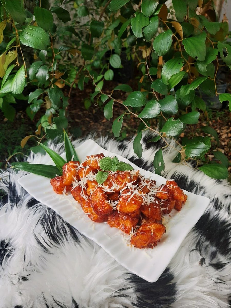 akeees's tweet photo. Misi, mau numpang jualan lagi guysss.
Ubi balado+keju, tersedia juga ubi balado+bilis, gak bikin meninggal tp seenak itu guys! sudah bisa dipesan ya~~ yang minat bisa reply atau dm aku terimakasiii https://t.co/hT7CxYgqgf