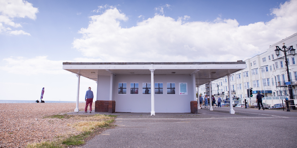 ✨There's a new exhibition on #Worthing Seafront!✨

The West Buildings shelter is hosting a new #photography exhibition entitled ‘By the Sea’ presenting the work of six artists.

On your next trip to #WorthingBeach why not discover some local art and be inspired by the sea?