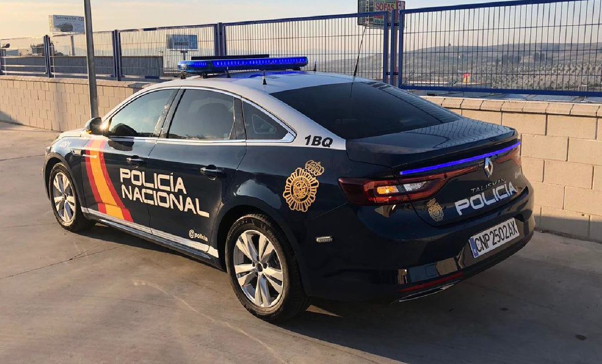 Todopolicia's tweet photo. ¡GUAU! Pues no calza nada mal ehh😍😍😍
.
.
Comparte, síguenos, dale a like 👍
.
.
#mola #molanlabe #molasses #molar #molang #Molana #molas #molamola #molars #moladibari #Molaa #molarbarbercollege #molavi #molamazo #molasvegas #molamodel #molasesportivas #moladerolands https://t.co/djScnFcK9o