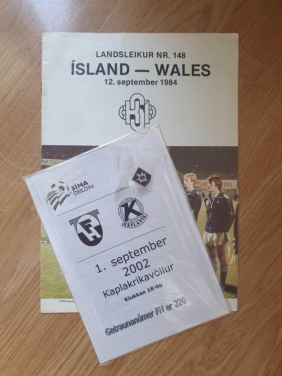 AshcroftTheRed's tweet photo. Today's hoard. @footballiceland v @Cymru 1984 program, @fhingar v @FcKeflavik 2002 program and a @FCStjarnan pin badge. #Icelandicfootball #welshfootball #Pepsideild ##Pepsideild #footballmemorabilia 🇮🇸🏴 https://t.co/khLwvvwPqA