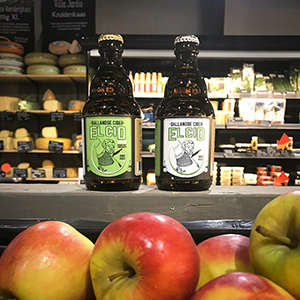 debuurman_nu's tweet photo. Heb jij dit heerlijke drankje al geproefd? 🤩⁠
⁠
Appelcider (appelwijn) uit Heeten is sinds kort bij ons verkrijgbaar! https://t.co/bPbOSir5eb https://t.co/Mcb06PznOr