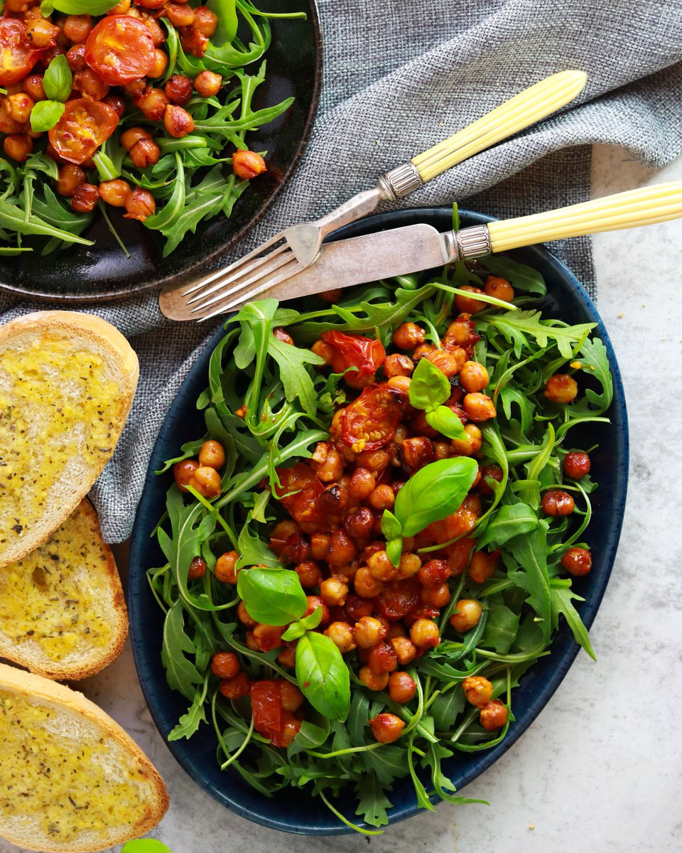energisethrive's tweet photo. Simple, easy and delicious 😋 Harissa Roasted Chickpea and Tomato Salad. Gluten-free and the easiest summer dish to make ☀️
https://t.co/Ba2MIFMtFG
#harissarecipe #chickpeasalad #summerfood #glutenfreevegan #veganproteinsource #veganfitness #veganholidayfood #rocketrecipe https://t.co/3VNj50eRRK