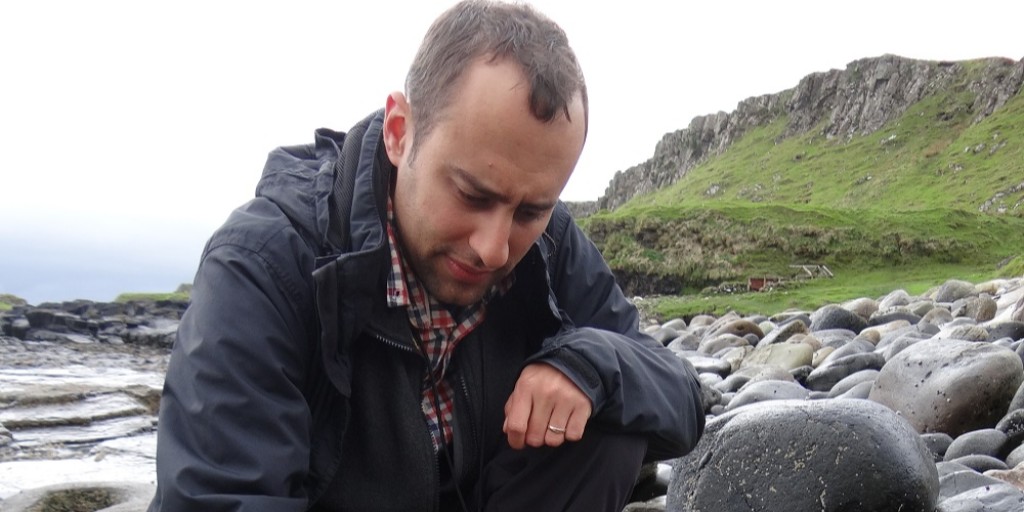 🎫 EVENT  "Ask A #Paleontologist" will feature Prof of Paleontology and #Evolution <a href="/SteveBrusatte/">Steve Brusatte</a> (<a href="/GeosciencesEd/">School of GeoSciences @ University of Edinburgh</a>).

🤲 Join Steve this Saturday 25th July - 1-2.30pm via Zoom <a href="/dailyherald/">Daily Herald</a> 

💻 To register for the program &amp; receive invitation link visit ow.ly/Ktxw50AEUdy