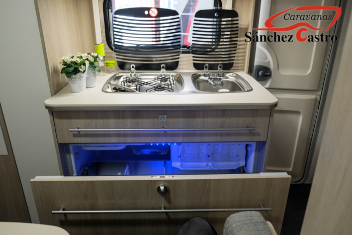 caravanasanchez's tweet photo. Buscas una opción para estas vacaciones: ¡la tenemos! ... la caravana nueva STERCKEMAN EASY 490 PE. Modelo de 6 plazas para disfrutar con toda la familia. ¡Con Aire Acondicionado ❄️ de regalo!

https://t.co/zDzc4pSclh

#caravanasanchezcastro #Sterckeman #caravanas #vacaciones https://t.co/6MDO6oMT0F