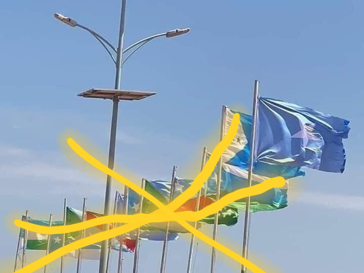 BashirQaman's tweet photo. #siyaasiga Somalia,
wuxu buburiyey dal Africa ugu xoog badnaa,dhaqaale,ciidan,iwm, isagoo kursi raadis ah.Natiijadiina= 13calan, 13madaxwayne,13baarlamaan/dowladood, 31sano oo qax,burbur,dowlad la,aan ah, siyaasad ku dhisan 4.5
walina wuxuu rabaa in shacab-ku saas aqbalo! https://t.co/e7Y0fgfpr7