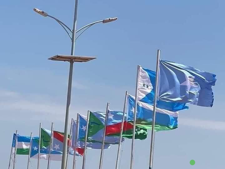 BashirQaman's tweet photo. #siyaasiga Somalia,
wuxu buburiyey dal Africa ugu xoog badnaa,dhaqaale,ciidan,iwm, isagoo kursi raadis ah.Natiijadiina= 13calan, 13madaxwayne,13baarlamaan/dowladood, 31sano oo qax,burbur,dowlad la,aan ah, siyaasad ku dhisan 4.5
walina wuxuu rabaa in shacab-ku saas aqbalo! https://t.co/e7Y0fgfpr7