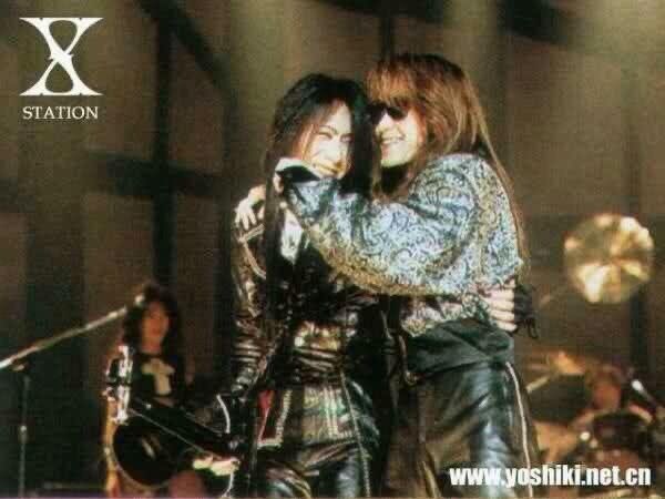 Xlove_lu's tweet photo. こんばんわ！！
久々の投稿、忙しく全然投稿できませんでした😭🙏🏻💦
xjapanのlive行きたい欲ぱない😵
二人の笑顔見て癒やされた🌺✨

#xjapan #toshi #heath https://t.co/23NjSYqeOE
