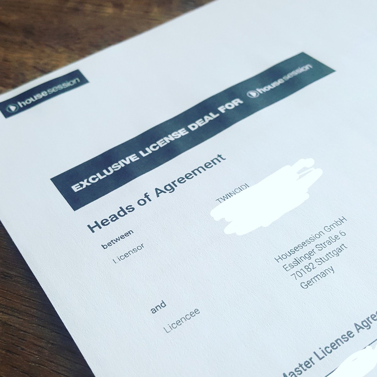 Nouvelle signature sur le label <a href="/Housesession/">Housesession Records</a> 👽😍👽