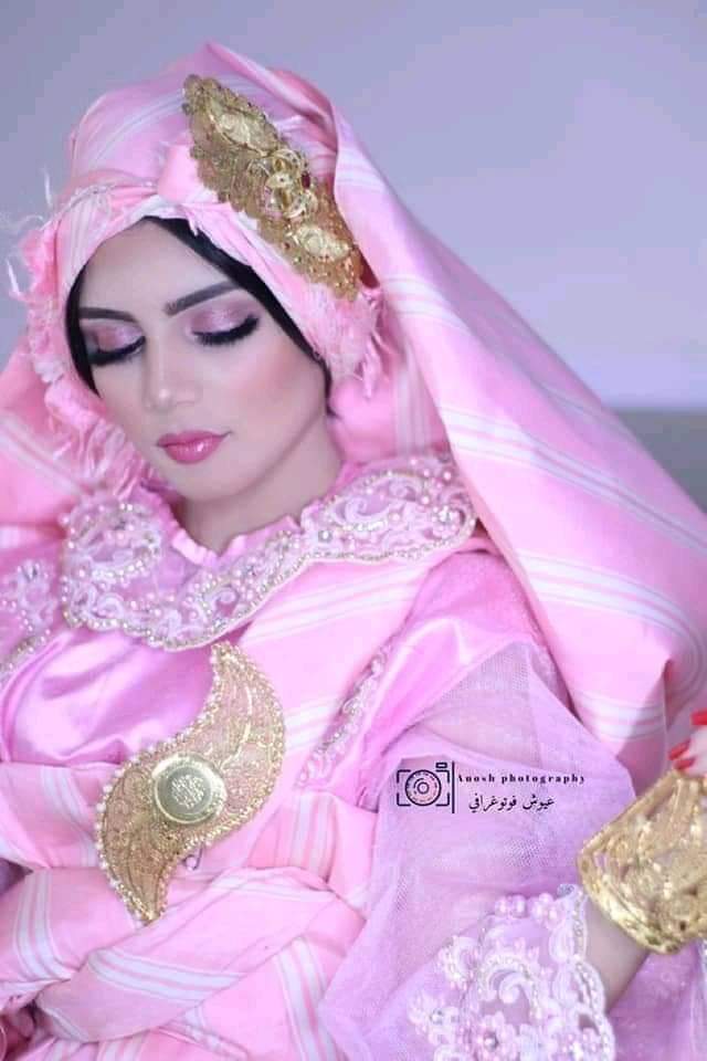 HayatAh10800674's tweet photo. أنا ياسيدي انثى ليبية.
إذا سكنت قلبك فهو محرم على البقية، 
حروفي أنسجها أنثرها لهذيانك، 
أعلنها أنها لي خاصة ملكية شرعية، 
ليس شرطا أن أكون الأولى فأنا الأخيرة والأبدية، ف��ل تصرفاتي الشقية ماهي إلا جنون عشق، فأقترب أوأبتعد ولكن لاتنسى إني أنثى إستثنائية ��ني أنثى لست مثل البقية. https://t.co/SiWRDodb7r