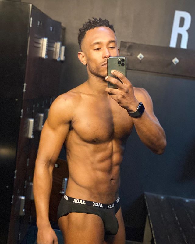gayfitnessuk's tweet photo. Remembering that gym feeling .@taofiquefolarin
...
#gym #fitness #gayfit #gymfit #gayfitness #hunk #selfie #beforeisolation #instagay #bodypositivity #weekend #postisolation #bestgaylife #fade #trainer #instadaily #guysoflondon #gaysoflondon https://t.co/qoqvDNiADE