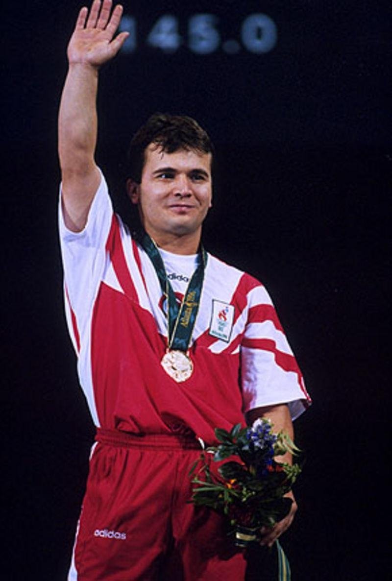 📍24 Yıl Önce --->  22 Temmuz 1996
🇺🇸Atlanta 1996 Olimpiyat Oyunları

🥇Naim Süleymanoğlu, halter erkekler 64 kiloda altın madalya kazandı. 🏋️‍♂️🇹🇷

#TeamTurkey #TeamTürkiye #Olympics
#weightlifting

<a href="/gencliksporbak/">Gençlik ve Spor Bakanlığı 🇹🇷</a>
<a href="/kasapoglu/">Dr. Mehmet Kasapoğlu</a>
<a href="/THFHALTER/">TÜRKİYE HALTER FEDERASYONU</a>