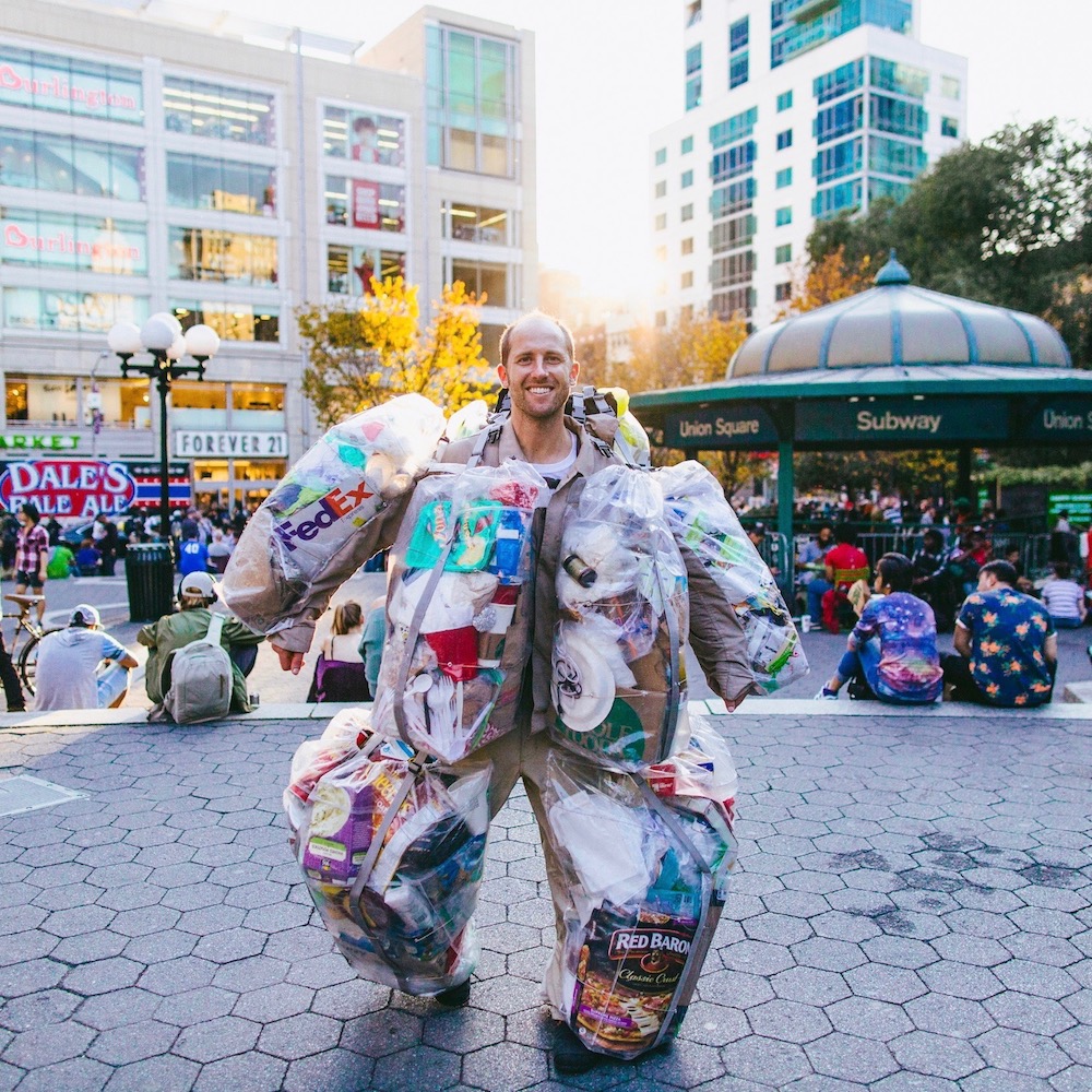 PlasticFreeJuly's tweet photo. Our friend Rob Greenfield lived for 30 days like the typical American but he wore every piece of trash he created. An average of 4.5 pounds of trash per day!

📷@jerm_cohen #plasticfreejuly #plasticfree #plasticfreejuly2020 https://t.co/c3yCry3TZ6