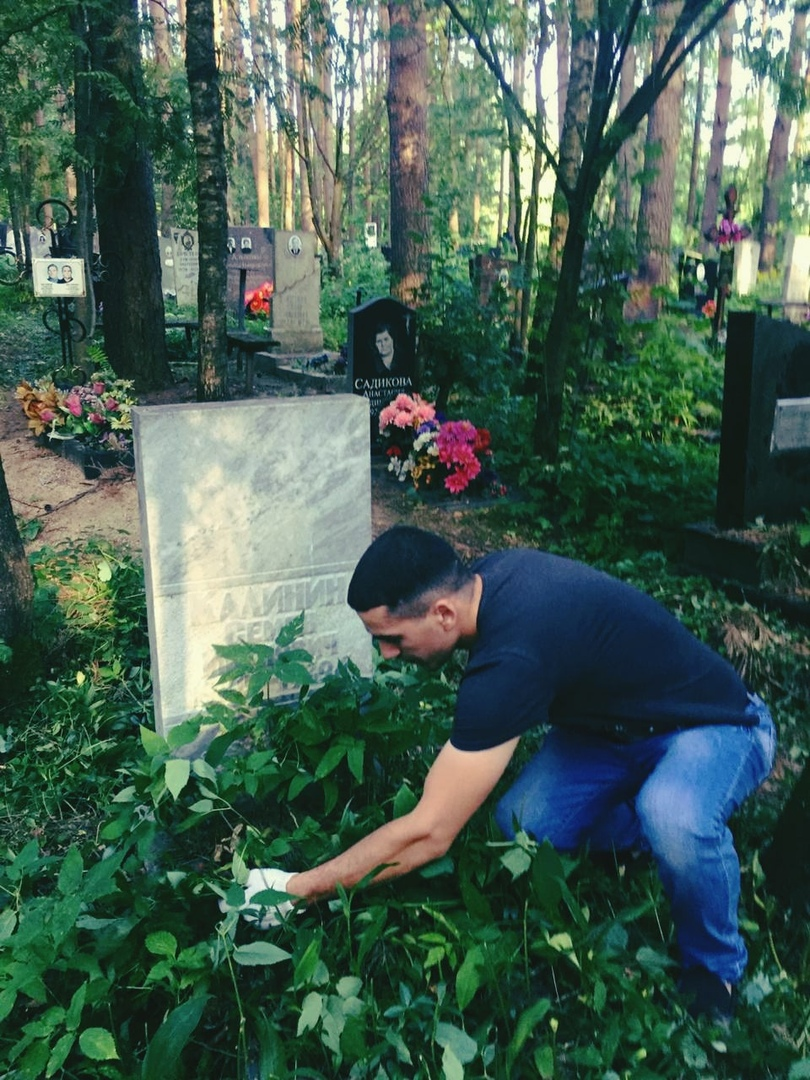 ivmger's tweet photo. Человек жив, пока о нем помнят!

В рамках акции #ПатриотизмВДействии, исполняющий обязанности руководителя Ивановского регионального отделения ВОО #МолодаяГвардия Мартин Никогосян облагородил памятник Ветерану Великой Отечественной Войны Калинину Семену Ивановичу https://t.co/8Vvu38Y4Aa