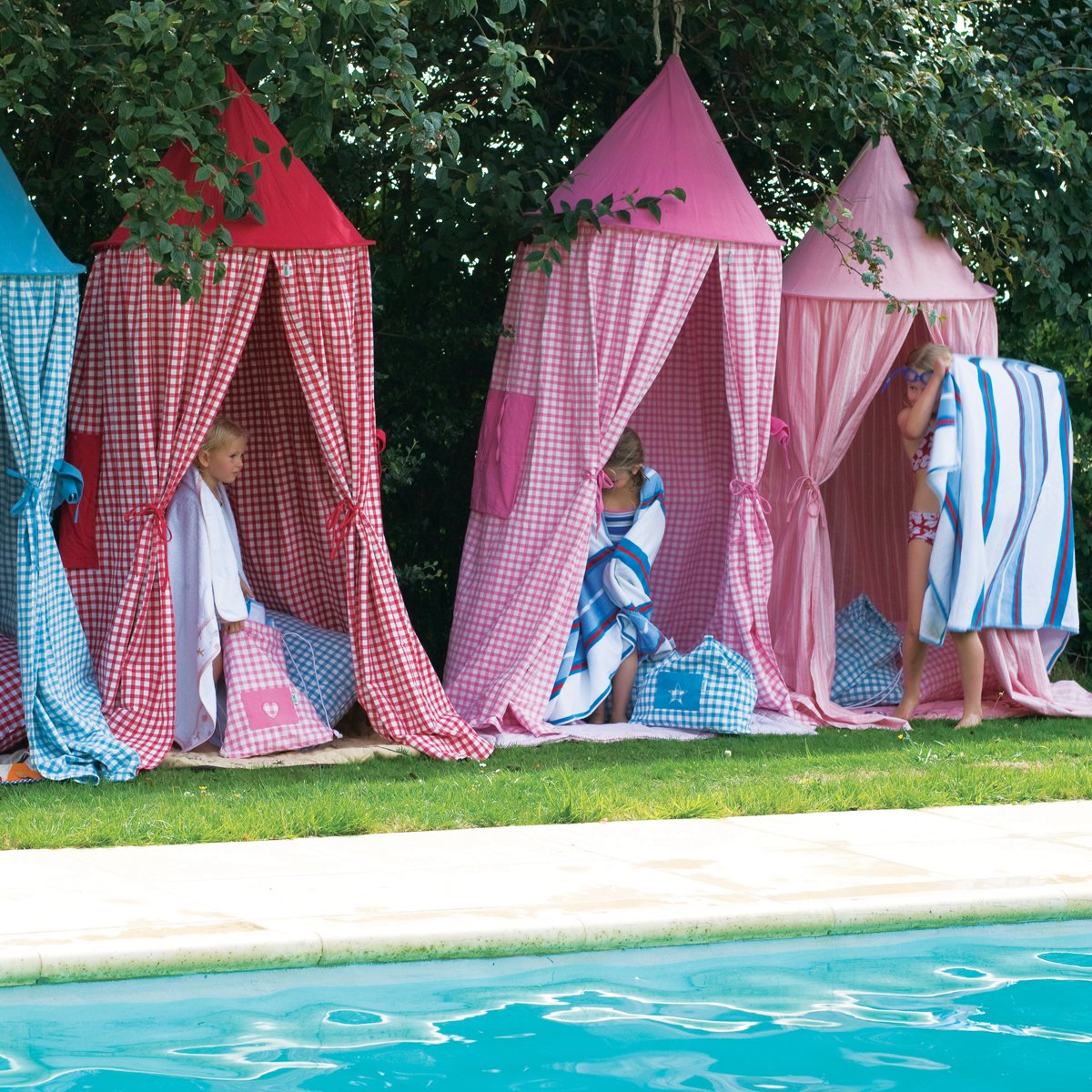 WinGreenKids's tweet photo. Our stylish &amp; versatile Hanging Tents are perfect for creating a shady spot in the garden ☀️. 

And they make a great bed canopy! 

#hangingtent #bedroom #garden #canopy #mywingreen 

https://t.co/lyPENGVRVD https://t.co/zp4ulj8Zzx