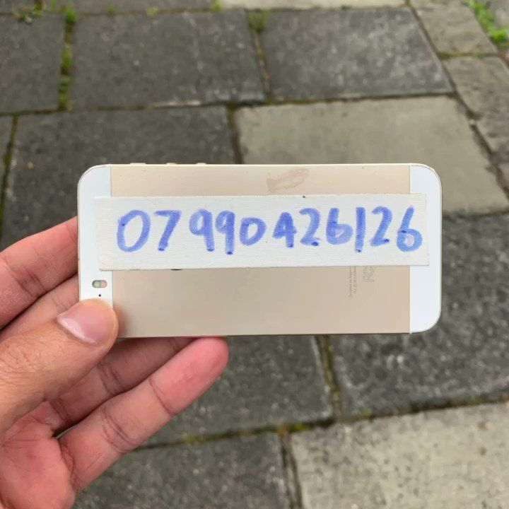 oscillate//terrain has gone live at 
<a href="/CRiSAP2/">Creative Research in Sound Arts Practice</a>
 
<a href="/UAL/">University of the Arts London</a>
 ‘Acts of Air’ exhibition...

~ A new sound work designed to redesign Manchester’s Spinningfields ~

Read/participate over at buff.ly/2CB0ZEc

Curated by 
<a href="/Lisa_R_Hall/">Lisa Hall</a>