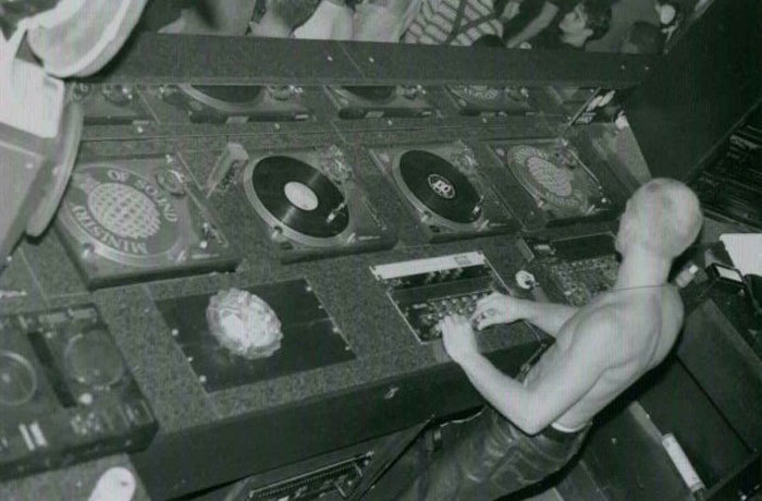 KingsXClubland's tweet photo. KingsXClubland looks into the changes in music from the 1980s to present day culture of the 90s. Click on the link  to check out our new blog
https://t.co/HcdNMEJ5g2

#1990s #blog #music #90sculture #throwback #clubland https://t.co/op5Evtv6pU