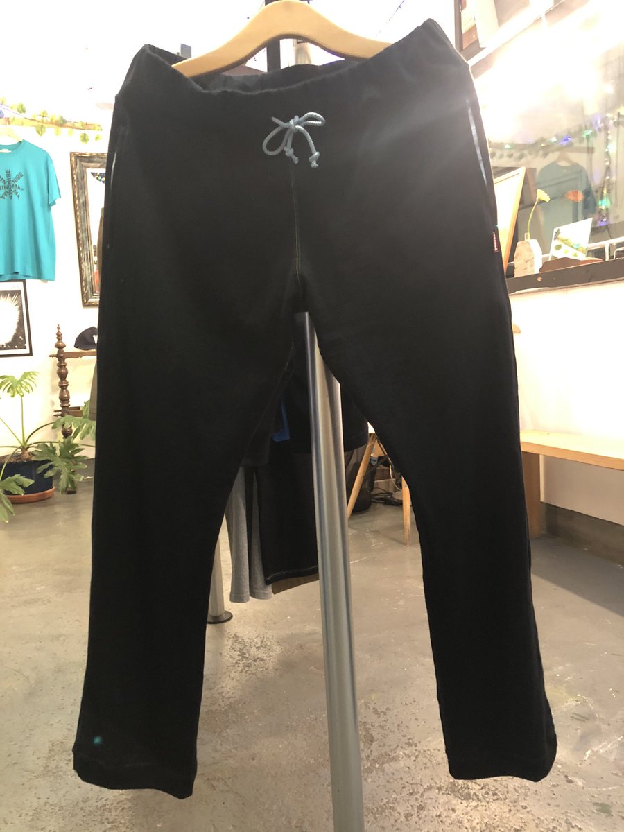 jinjin450's tweet photo. 久々に中崎町で珈琲ブレイク。DUB FACTORY沢山入荷してましたー欲しい〜相変わらず細部まで素敵です。次はゲトしに来まーすv #中崎町 #Lumps #DUBFACTORY #coffeetime https://t.co/ykOcVqYckk