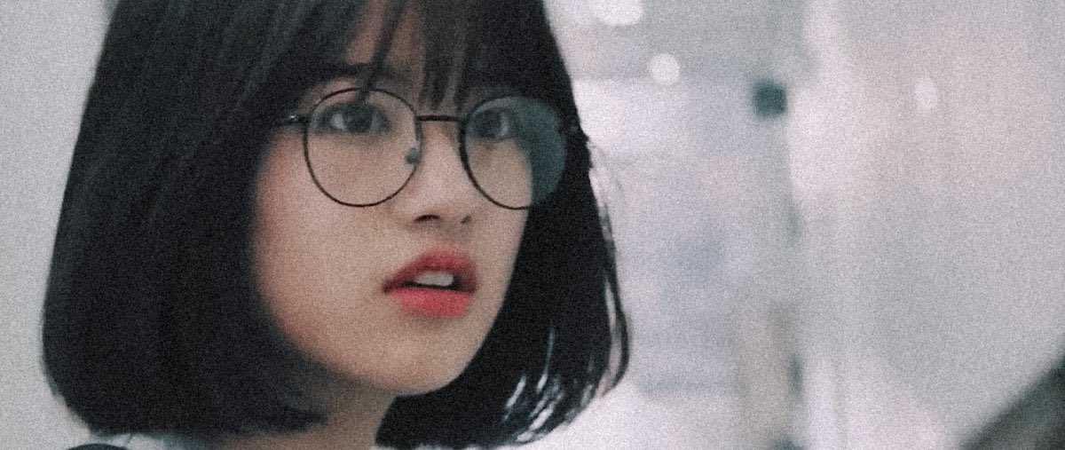 little ahn yujin in specs