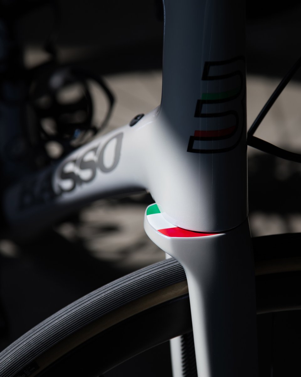 Basso Diamante. The classic lines, flawless geometry and rounded tube shapes meet with a construction aimed at offering race winning performance that lasts to create the perfect tool for the trade no matter where, how or over what terrain you race.

#RideBetterRideBasso