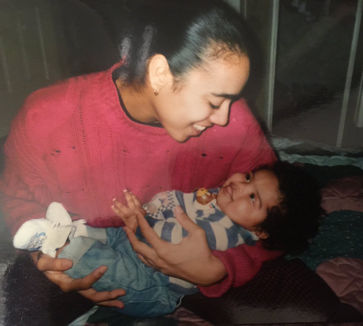 Momma_Elliott's tweet photo. Wishing my favorite son @EzekielElliott the best 25th birthday! Love you bigger than the whole damned sky!! 🤗😘❤️ https://t.co/9kJhPReeAO