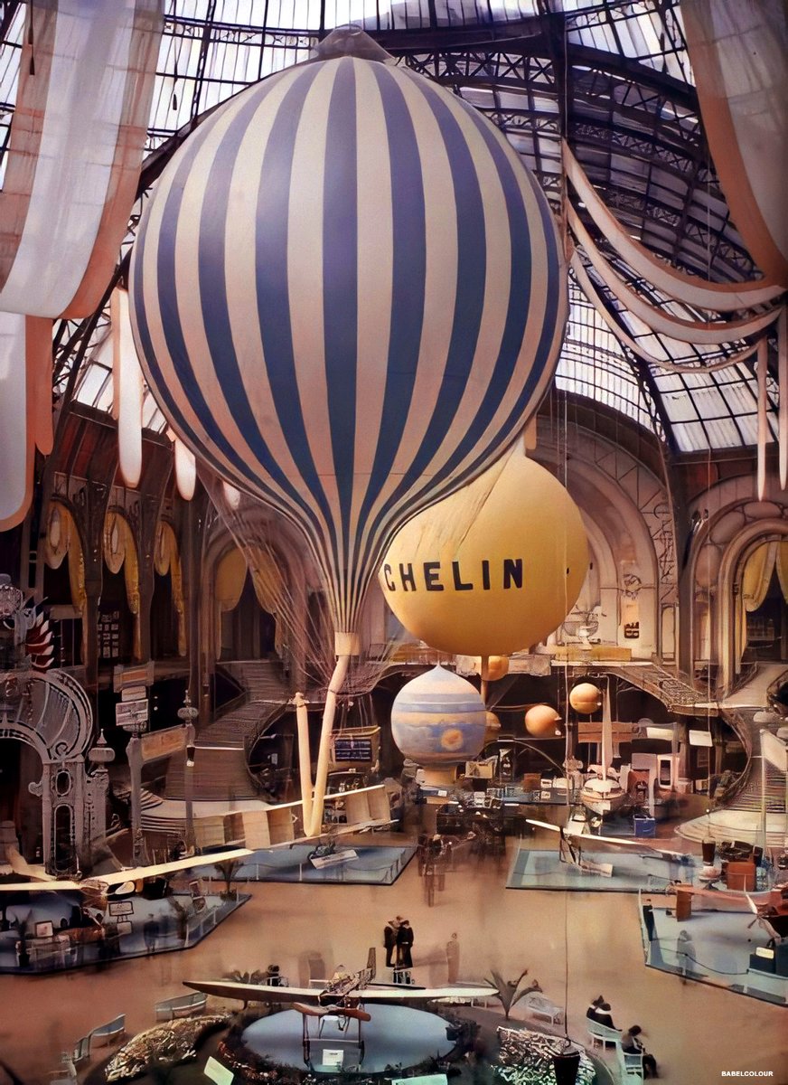 Here is another old autochome I've restored for you, taken 111 years ago at the first Paris Air Show in September 1909. (It isn't colourised).