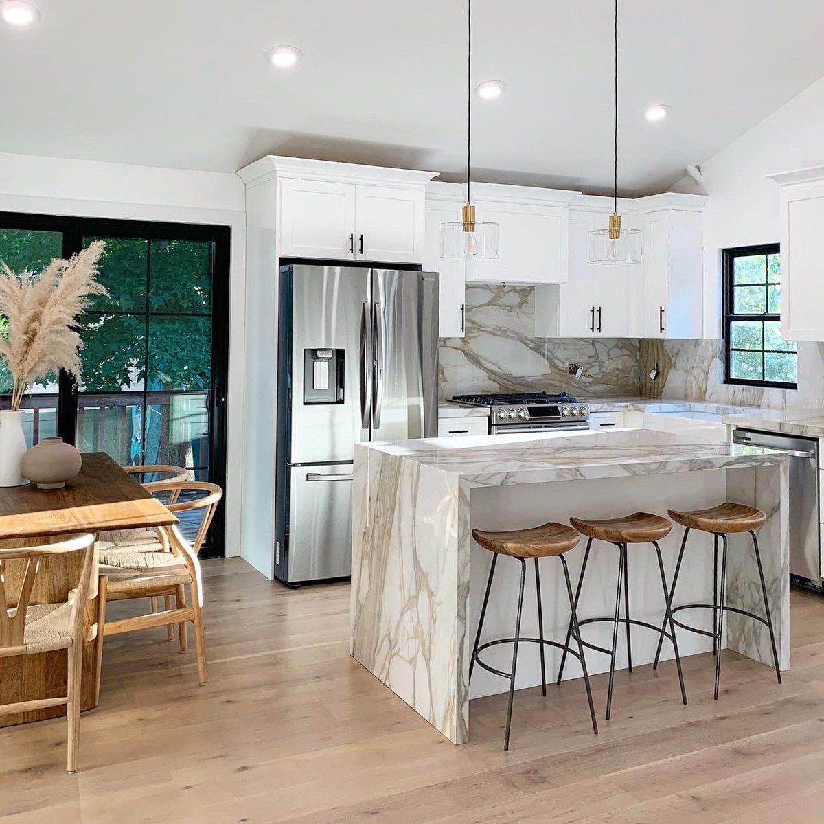FCountertops's tweet photo. Boho chic it’s all the rage right now, and this is a lifestyle, this means not only free spirited living but also dressing up this way and including such vibes into your home decor, too. 
#interiordesign #architecture #fixerupper https://t.co/6MO75Lm89U