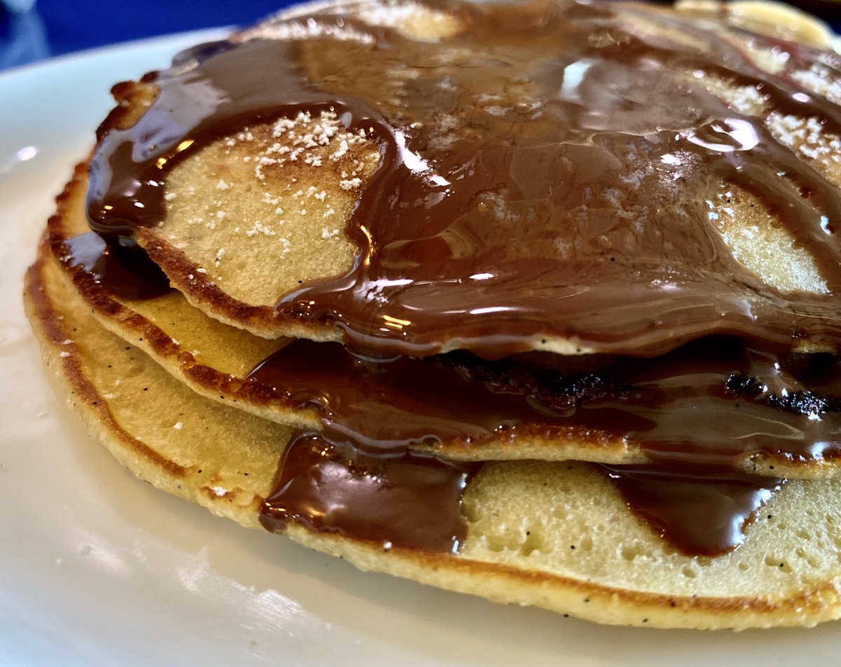 Colmado Singular (@colmadosingular) on Twitter photo ¡A desayunar! Tortitas esponjosas con chocolate de aceite de oliva arbequina <a href="/XocoBarcelona/">EnricRovira Xocolata</a>. Podríais usarlas de almohada...
Link a videoreceta: youtu.be/0yefsSKV4NM
#ColmadoandFriends #RecetasFáciles #EnricRovira ¡A desayunar! Tortitas esponjosas con chocolate de aceite de oliva arbequina <a href="/XocoBarcelona/">EnricRovira Xocolata</a>. Podríais usarlas de almohada...
Link a videoreceta: youtu.be/0yefsSKV4NM
#ColmadoandFriends #RecetasFáciles #EnricRovira