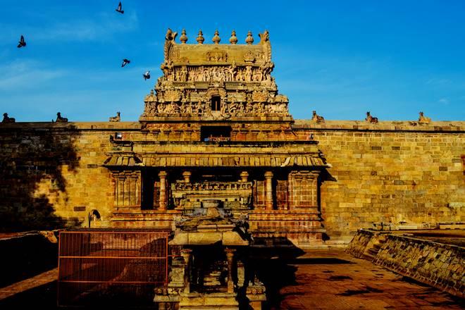 Carving Of Lord Shiva In A Lingam At The Bottom Of A Tower In The Airavatesvara Temple, Darasuram, India.Darasuram or Dharasuram is a panchayat town situated in Tamil Nadu considered as the foremost example of Chola art and architecture; the Cholas were a Tamil dynasty, 2/4