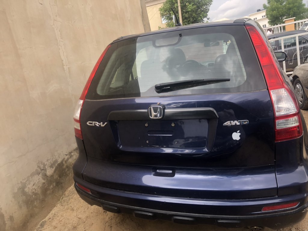 kanocars's tweet photo. Very clean used 2011 Honda CRV going for just 1.5mil. Refer a buyer and earn https://t.co/ZMSR5cwo4z