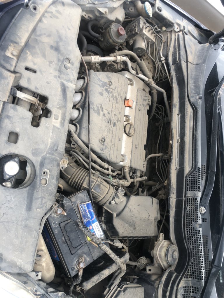 kanocars's tweet photo. Very clean used 2011 Honda CRV going for just 1.5mil. Refer a buyer and earn https://t.co/ZMSR5cwo4z