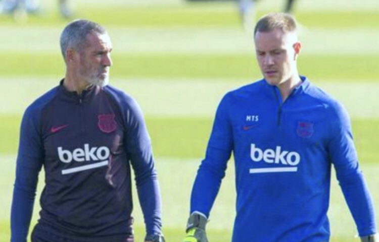 DavidGarcaLuque's tweet photo. Antes que la profesión de entrenador de porteros, está la persona. Quién tú eres, lo aportas a tu profesión. Cuanto más trabajes el área personal, más te abrirás en el área profesional. No podemos tener una doble identidad; una con nuestros porteros, y otra en nuestro día a día. https://t.co/P4qNmNfKy8