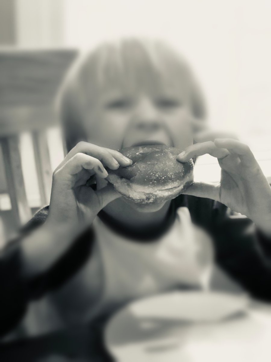 FarmEastfield's tweet photo. Getting stuck in to a @stevejamesltd yummy doughnut made here at Eastfield! Pre-order or pop into our shop before they're all gone!
#freshdoughnuts #somersetchef #farmshop #yeovil https://t.co/BIaBt2DNI5