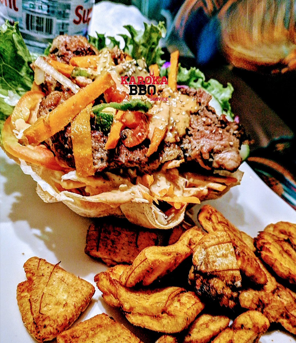 Karoka237's tweet photo. Le 23, 24 et 25 juillet.
Accompagnz l'un de ces délicieux plats🍔🥓🥩🌮🍗 d'un cocktail 🍸🍹 fait par notre invité de Juicy Cocktails Nomad Bar (Barman Mael).
#youneedit #camburger #karoka237 #karaoke #cocktailsnight #funtime #relaxitsjustheatandmeat #juicycocktailsnomadbar https://t.co/GDzLjFVv39