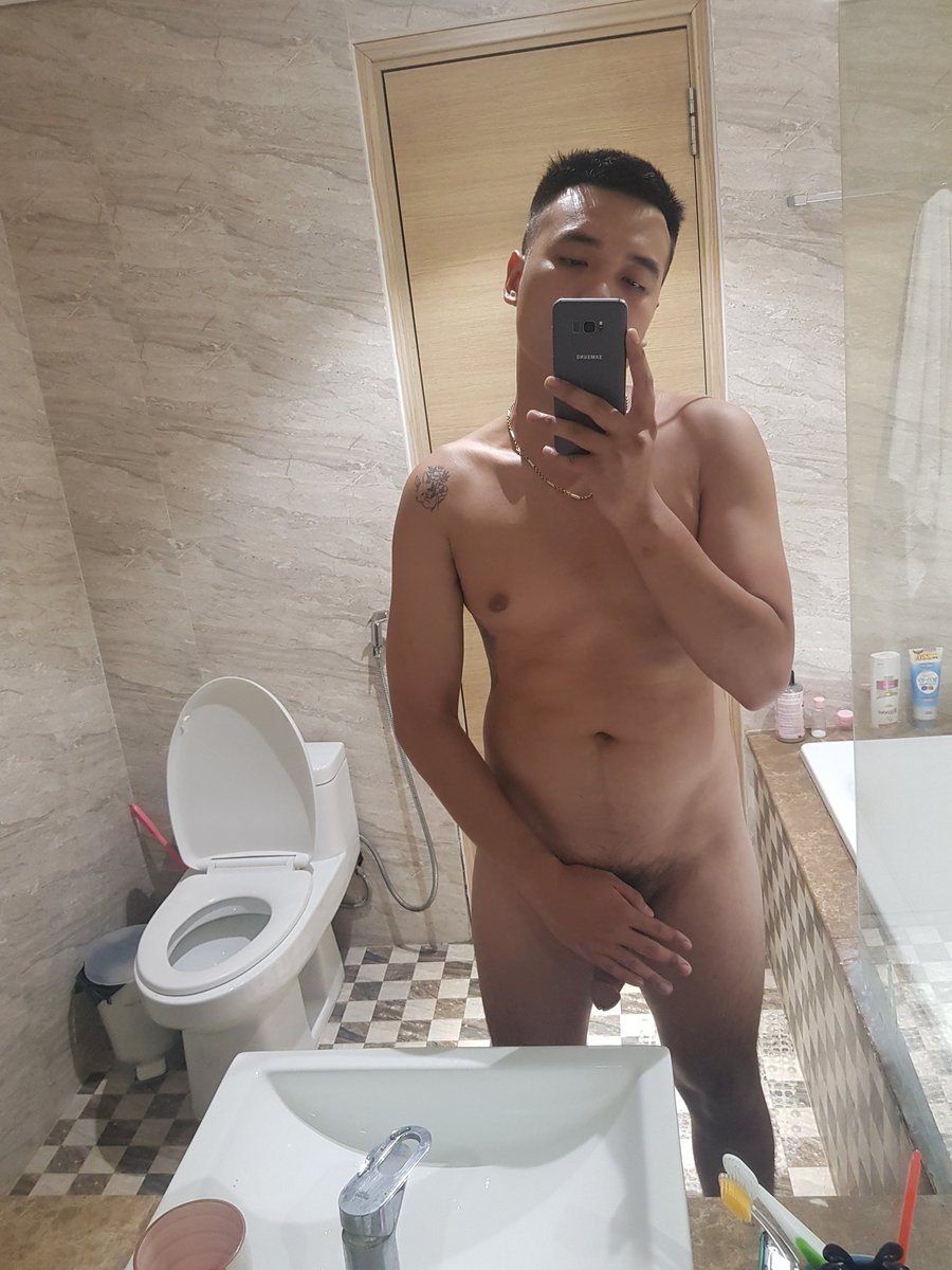 Miu02389438's tweet photo. @Pet_dam_0703 Đang Gym và có gân nhé tình yêu https://t.co/nSmVbI8kpH