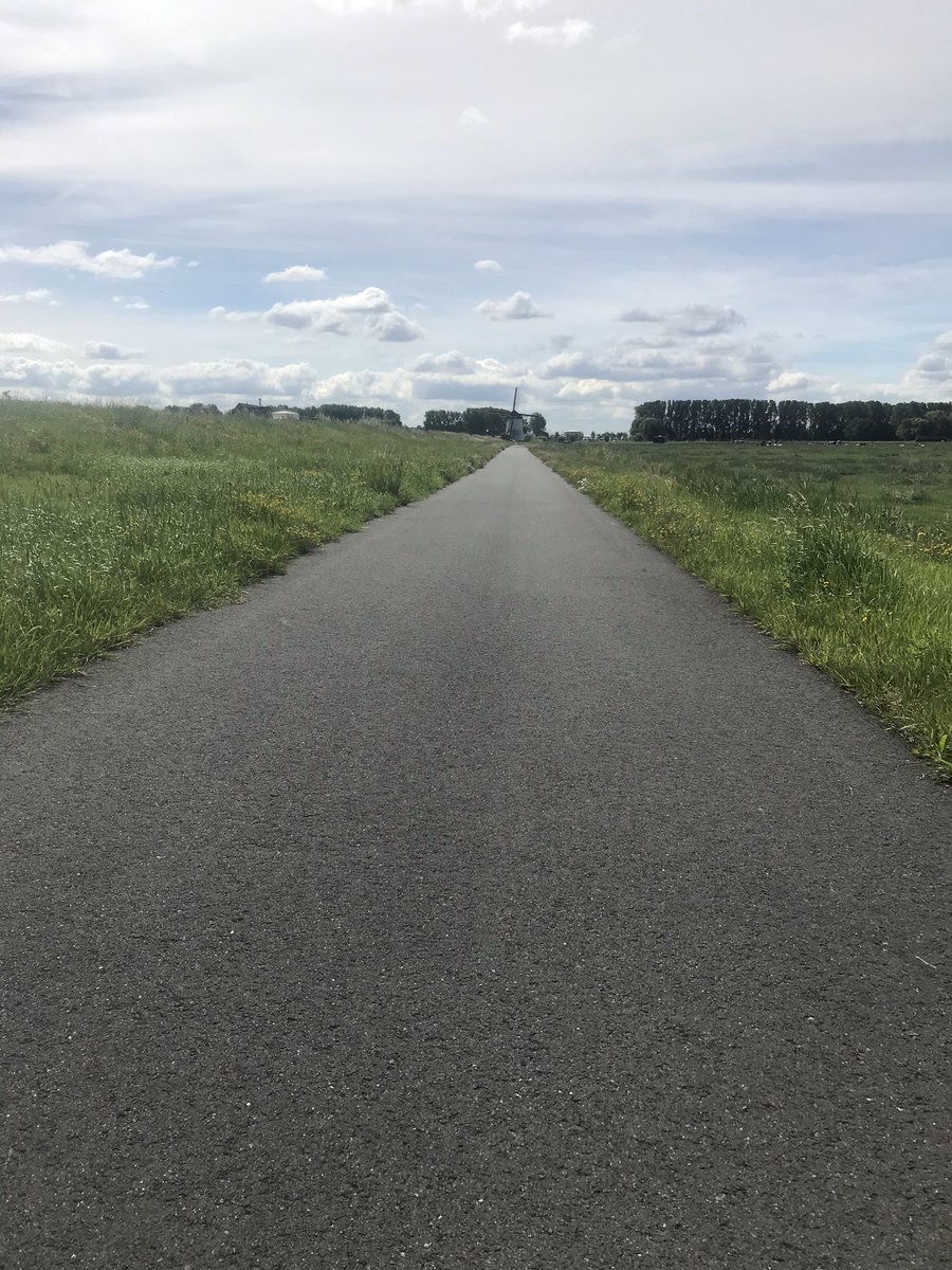 eljee68's tweet photo. Lekker dagje richting Delft. En wat is het eigenlijk toch mooi onderweg #alternatievevierdaagse https://t.co/yKio4qT08d