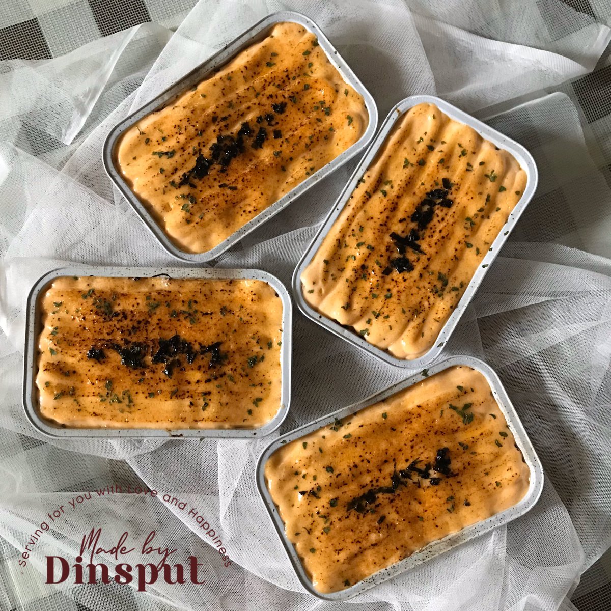 dinsput's tweet photo. Temen-temen daerah Tangerang selatan, Jakarta dan sekitarnya. Yuk yuk dicoba mentainya @/made.bydinsput. orang-orang suka banget sama rasa nasinya. Yang penasaran boleh diorder 1 dulu tapi kalo mau langsung banyak juga boleh kak #salmonmentai #tunamentai #tangsel #Jakarta https://t.co/1JBzxHxyMz