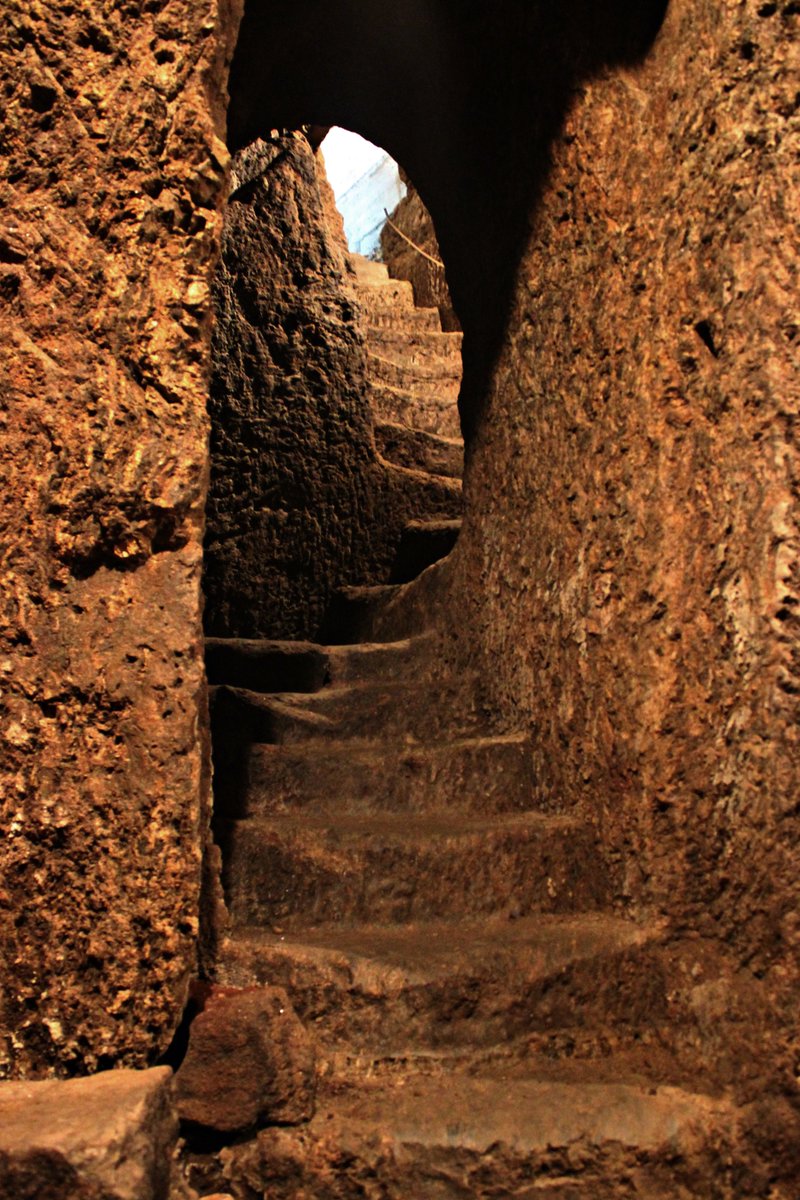🤩Esto es Fermoselle y aquí abajo también es verano, pero el calor se lleva mucho mejor 😉 
Las bodegas subterráneas debes conocerlas y desde #TerraDuero te damos la oportunidad.

Reserva tu plaza en …tainternacinaldelvino.terraduero.info