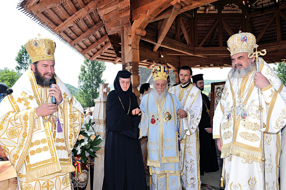 eormmsm's tweet photo. Să ne trăiți întru mulți, rodnici și binecuvântați ani, Preafericite Părinte Patriarh Daniel!
#eormmsm #pfdaniel https://t.co/XP7b617sHc