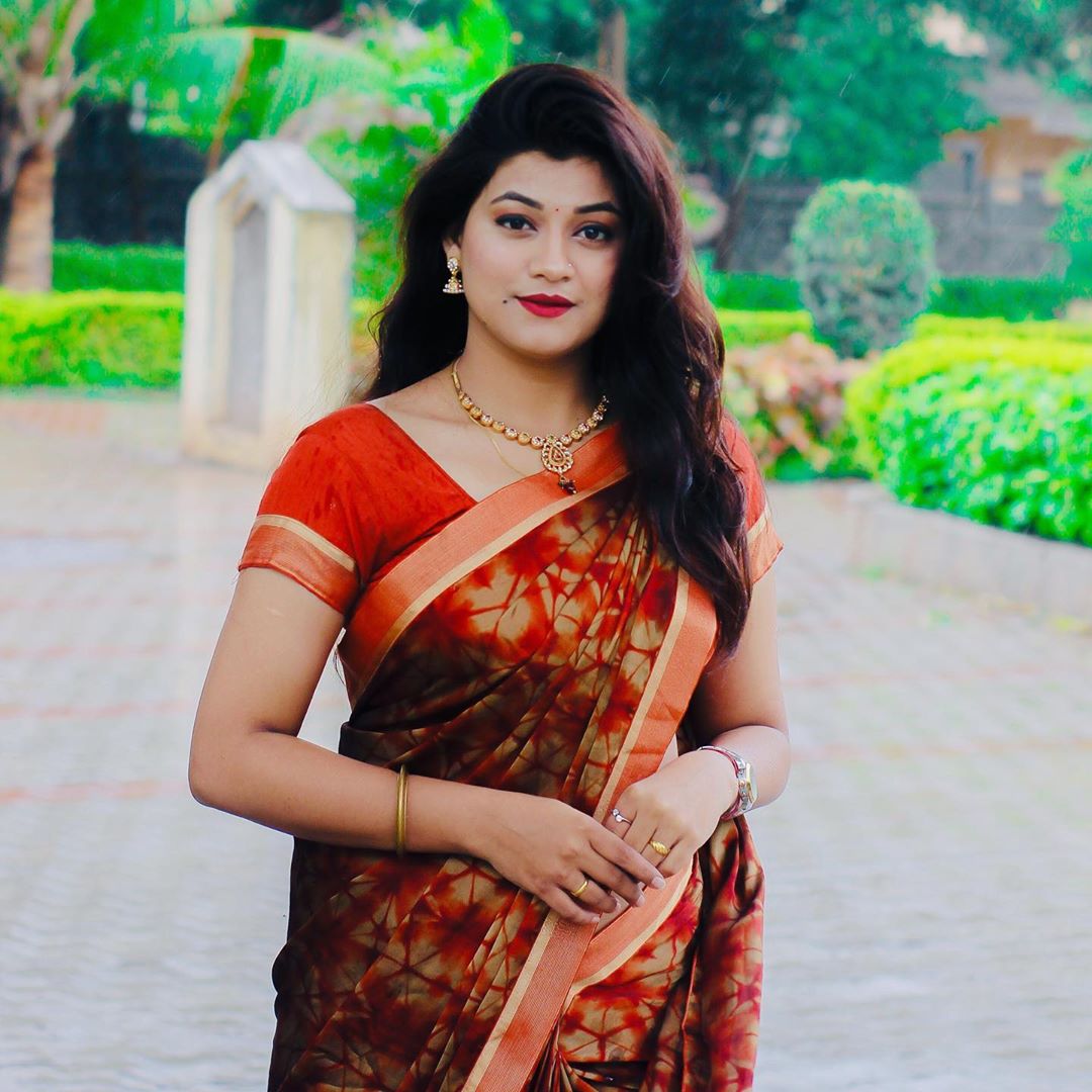 PROMOTERS28's tweet photo. अभिनेत्री सायली कुलकर्णी ....
#sayalikulkarni #actress #gorgeousandbeautiful #beauty #beautiful #instasaree #traditional #traditionalwear #instadress #instalike #instagram #photooftheday #picoftheday #instadress #instafashion #instagood #bhfyp #promoters28 https://t.co/Lcl545un7M