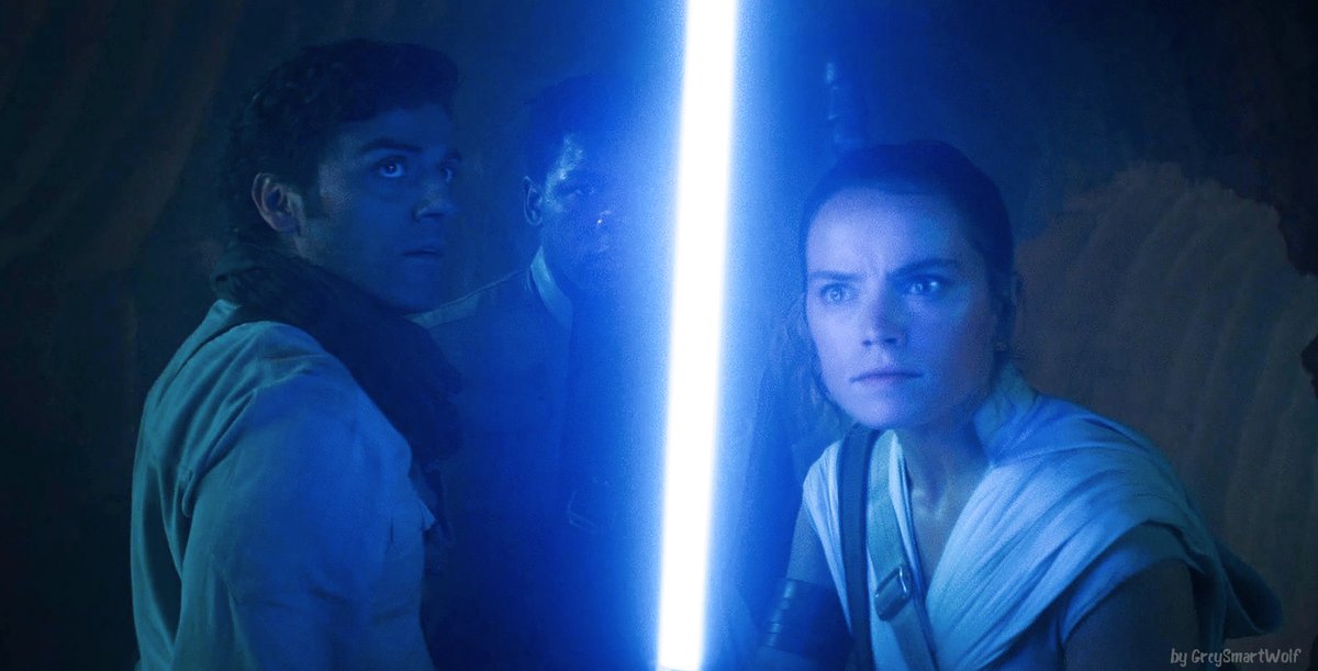  #StarWars/ #theMummyRey/Eve illuminates the cave with a lot of light.Poe/Rick is like "WOW" and sees his torch can't match this. #damerey  #OscarIsaac  #DaisyRidley