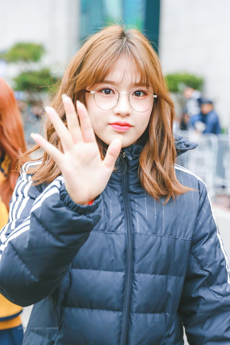 Again, who needs an oppa if you have ahn yujin