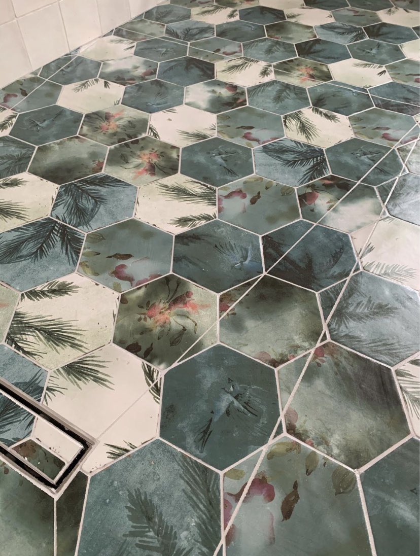bewi_uk's tweet photo. A lovely recent JACKOBOARD project completed using JACKOBOARD Plano boards and Aqua Line Easy shower tray - did you know you can invert the grate and tile on the reverse! #tiling #jackoboard #linearshowerdrain #wetroom https://t.co/G7du3eOq2N