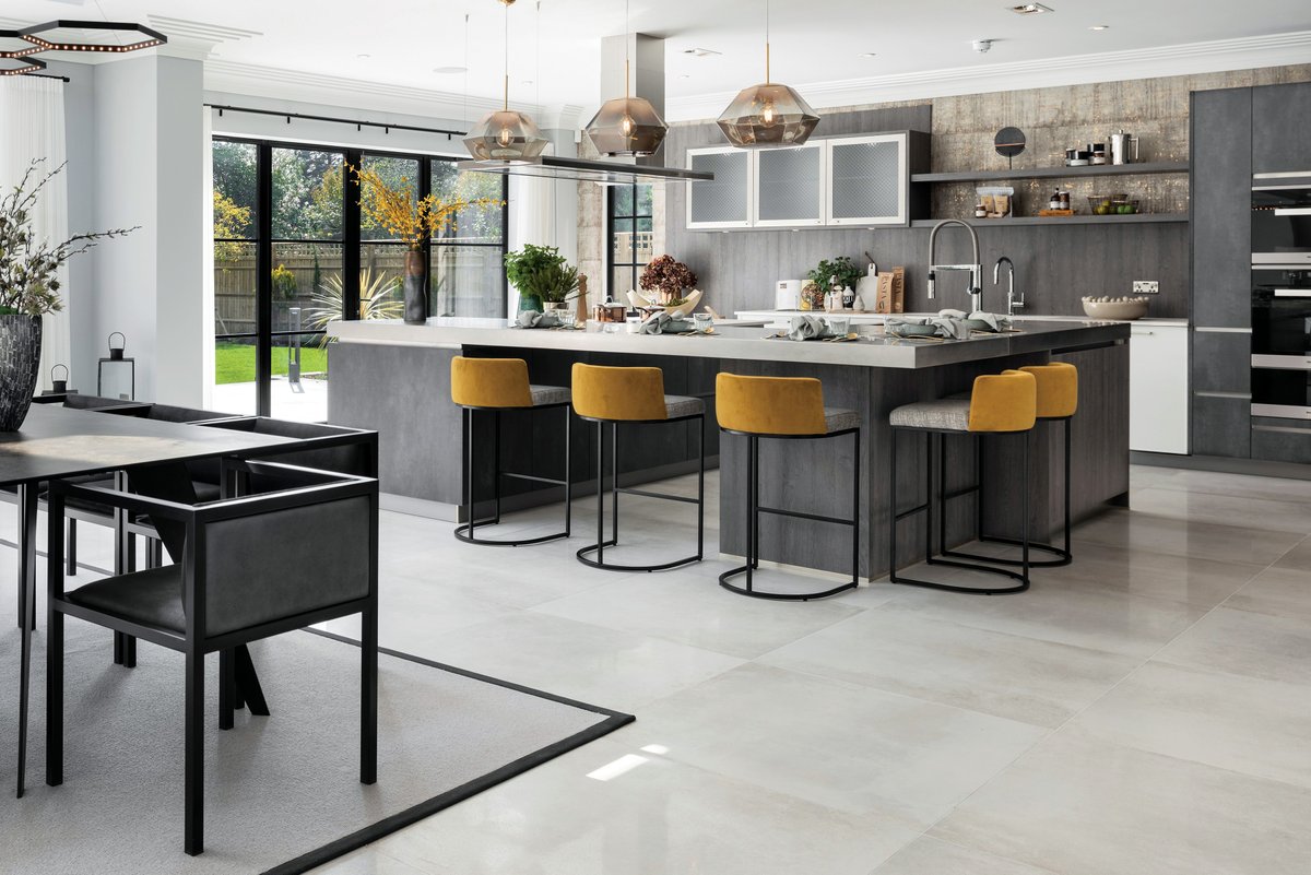 Int Property&Travel tweet media