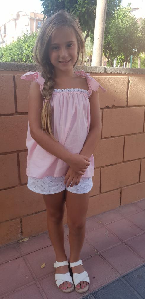 stellamiakids's tweet photo. Sara lleva una camisa + short de la colección Greta.

¡¡Sencillamente preciosa!! 😍😍😍

Muchas gracias Sara por compartir con Stella Mia Kids lo guapísima que vas. ❤️❤️

#modainfantilespañola
#modaniñas #summer #modainfantil #love #girl #fashionkids #modaverano https://t.co/VUFQPoBYgv