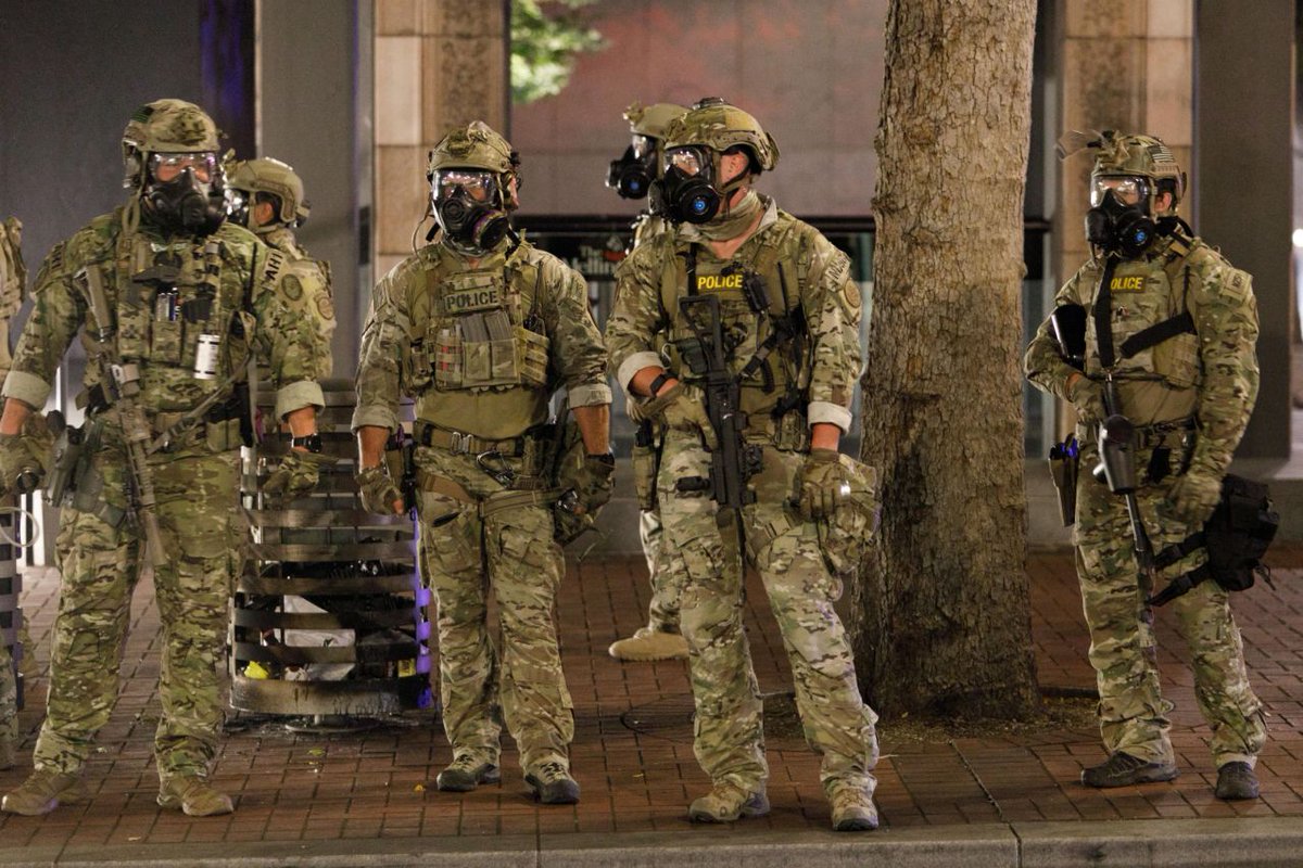 CBP BORTAC in  #PortlandRiots, using a B&T GL-06 40mm